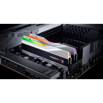 G.Skill Trident Z5 RGB 32 Go (2 x 16 Go) DDR5 6400 MHz CL32 - Argent